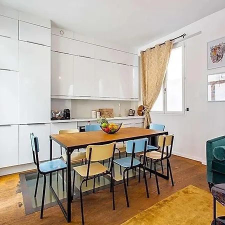 Bright Triplex - 4br10p - Moulin Rouge