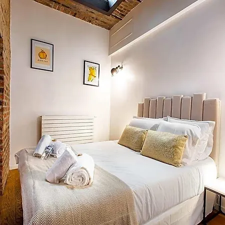 Szálloda Bright Triplex - 4br10p - Moulin Rouge