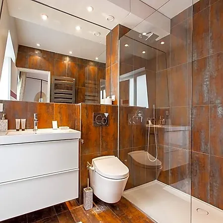 Bright Triplex - 4br10p - Moulin Rouge Szálloda 3*
